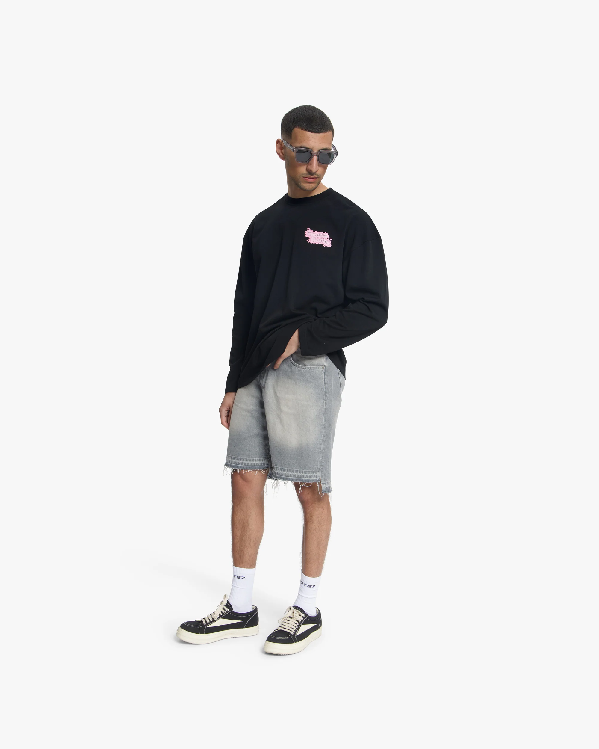 Croyez Fleur Heureuse Longsleeve | Black - Image 5