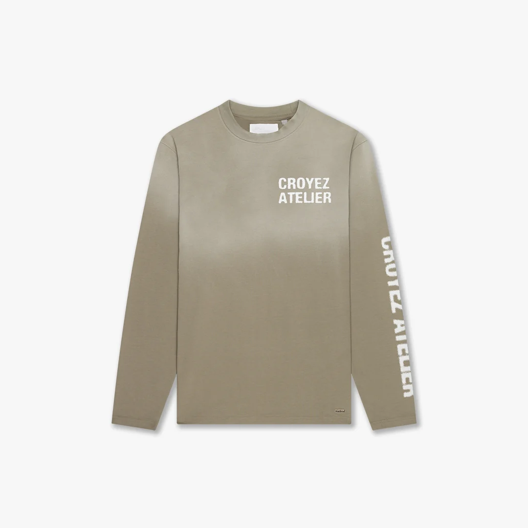 CROYEZ SPRAYED ATELIER LONGSLEEVE T-SHIRT | DUSTY OLIVE