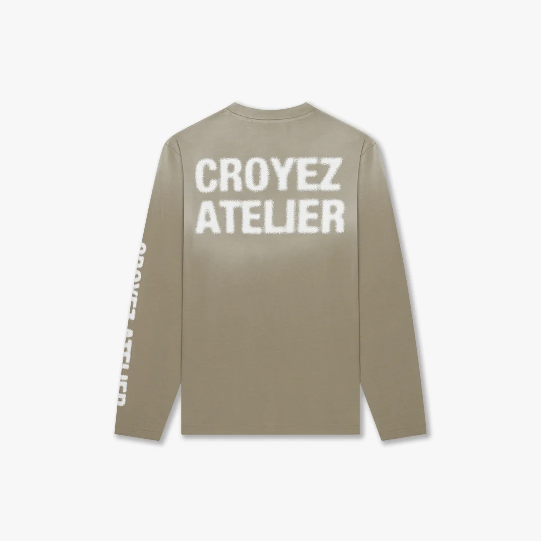 CROYEZ SPRAYED ATELIER LONGSLEEVE T-SHIRT | DUSTY OLIVE - Image 2