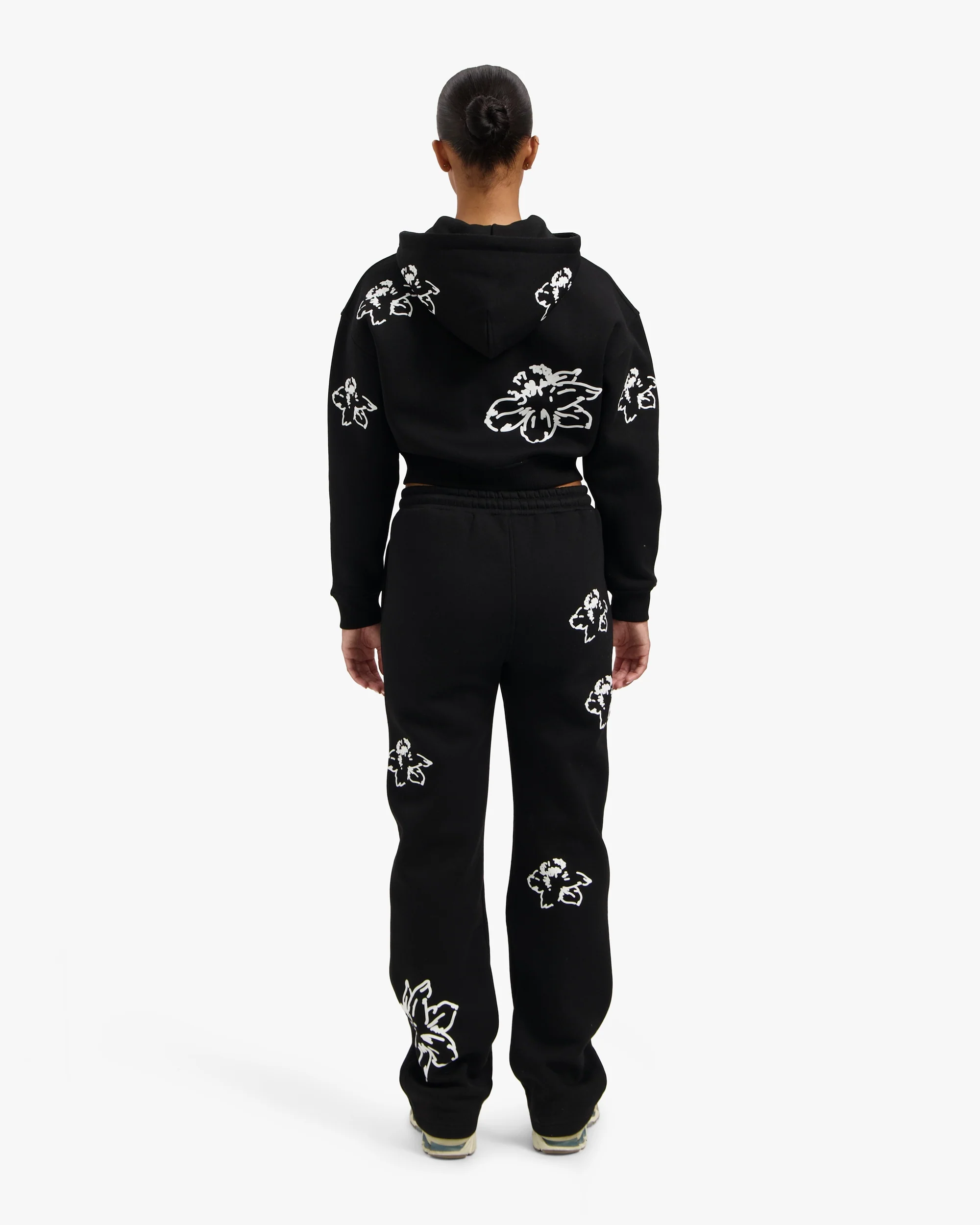CROYEZ WOMEN FLOWER STRAIGHT LEG SWEATPANTS | BLACK - Image 6